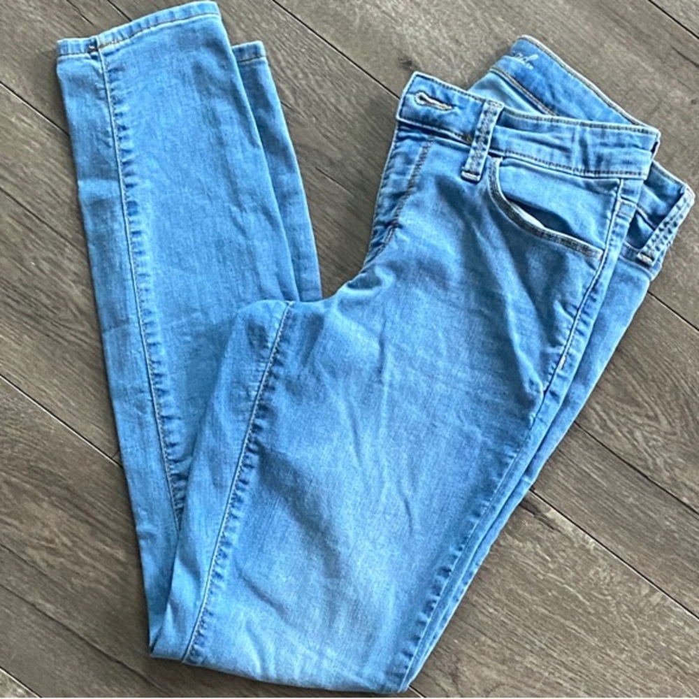 Universal Light Blue Women's Skinny Jeans
